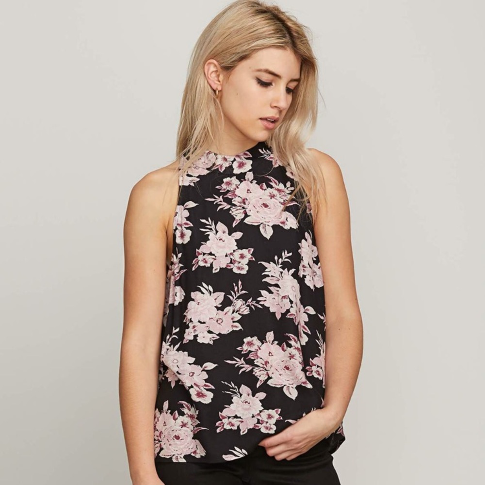 *NWT* Volcom Heart Stoned Top